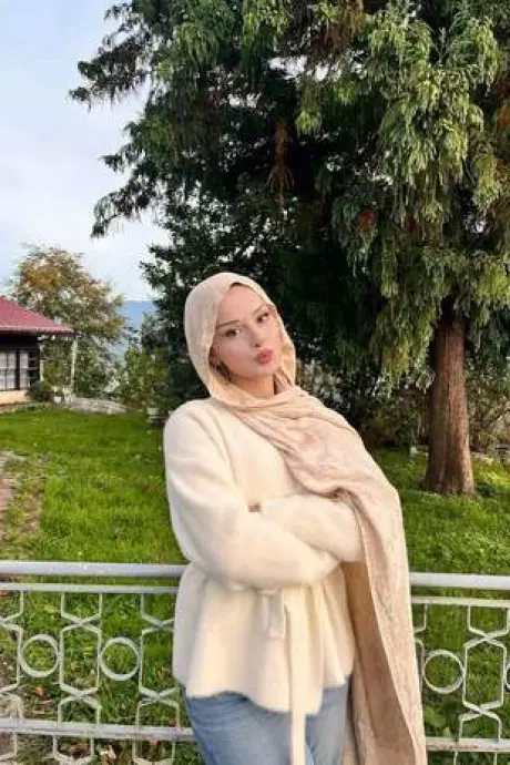 KADIKÖY Escort Yağmur Fotoğrafı (4)